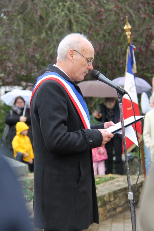 Cérémonie 11-11-2014 LANVOLLON le discours de Monsieur le Maire Arsène NICOLAZIC